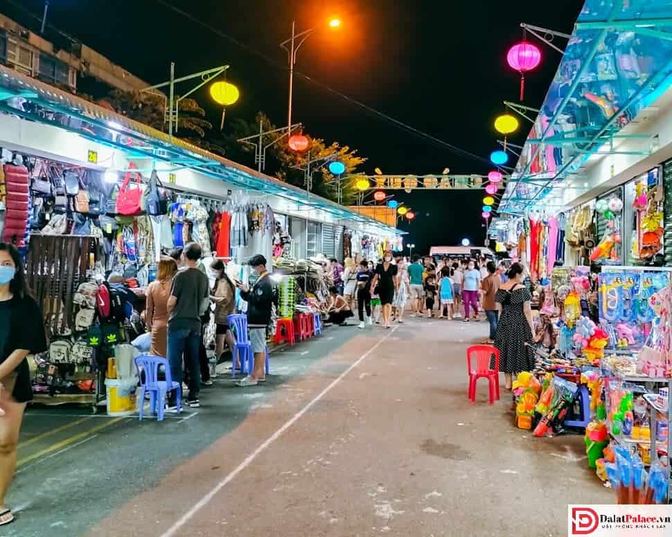 Chợ đêm Nha Trang với nhiều trải nghiệm đặc sắc