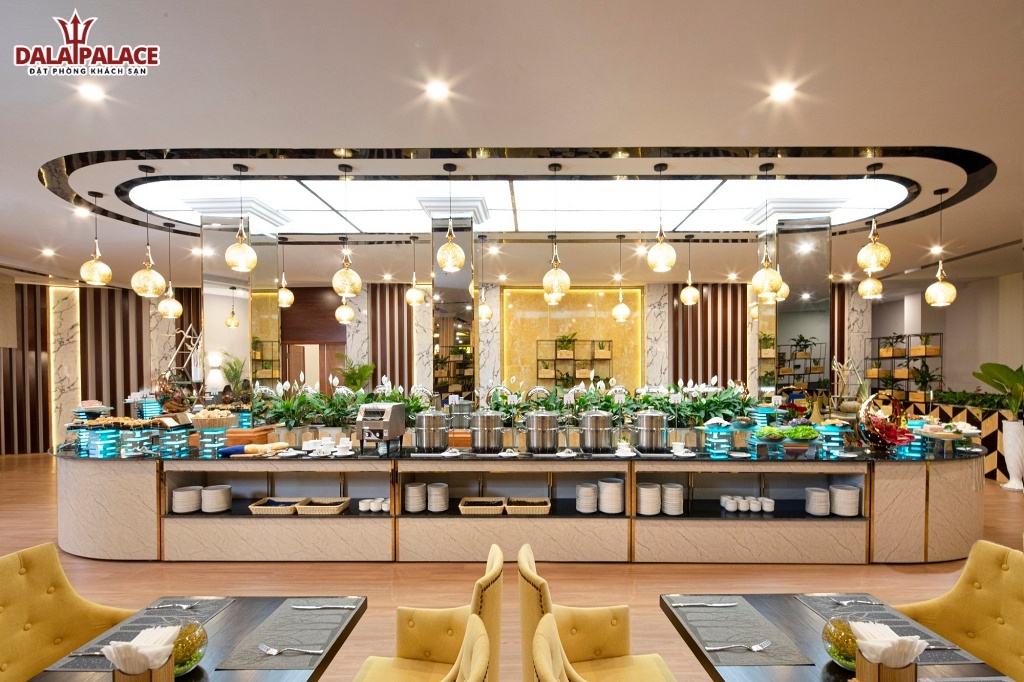 Khách sạn Ladalat có không gian ẩm thực sang trọng
