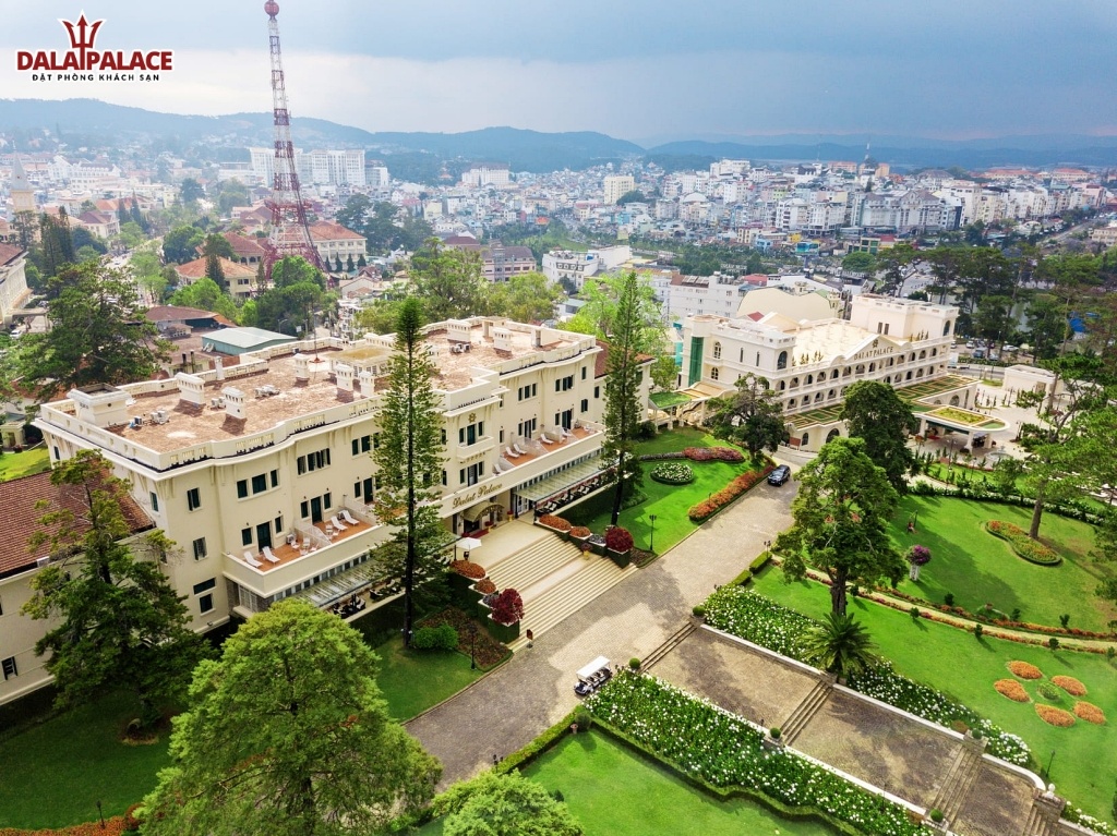 Review khách sạn Dalat Palace Heritage Hotel