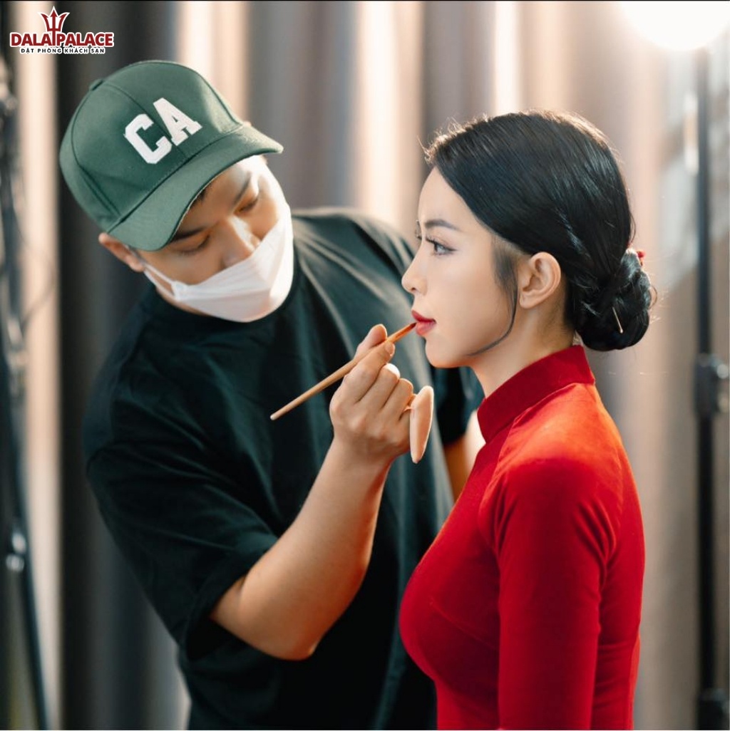 Cao Minh makeup 