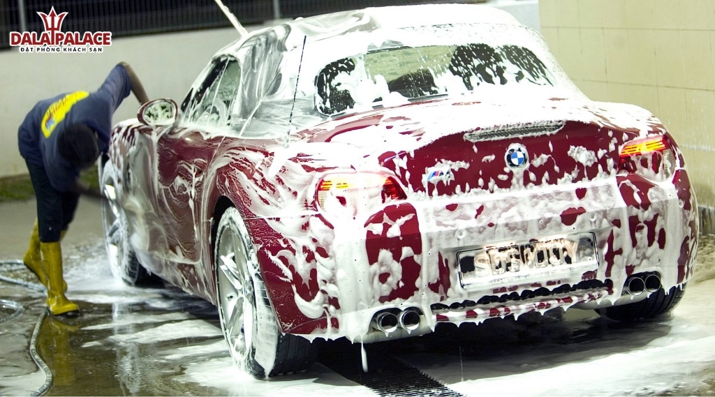 Rửa xe ô tô Long 